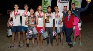 16-годишни варненци са носители на трофея Нестле за Живей Активно! Volleyball Night League 2019