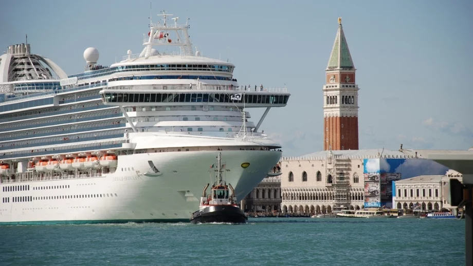 Венеция забрани влизането на круизни кораби