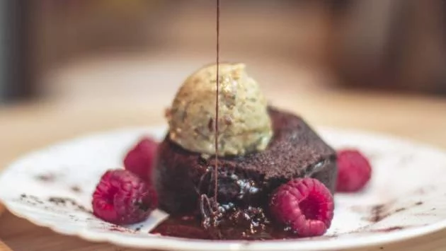 Шоколадово суфле със смокинов сладолед 