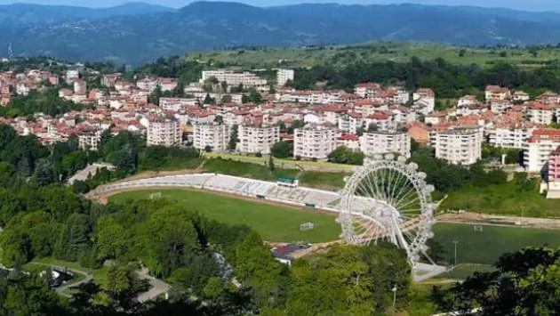 В Сандански строят най-голямото в България виенско колело