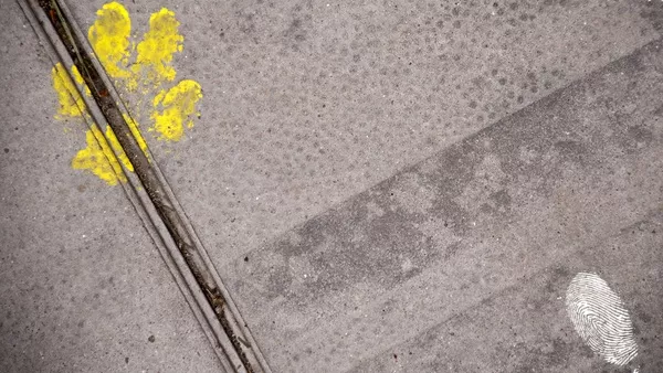 звездите са изгрели над пустеещите улици