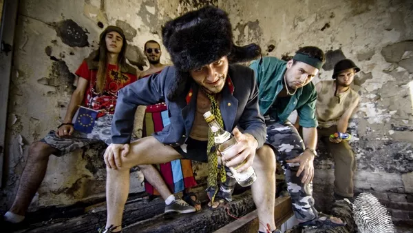 Джипси пънк и ска в Строежа