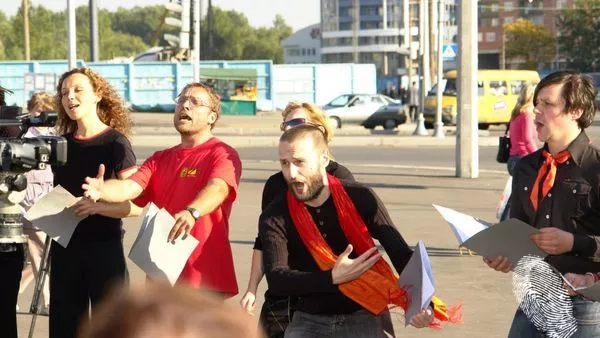 Който пее, зло не мисли