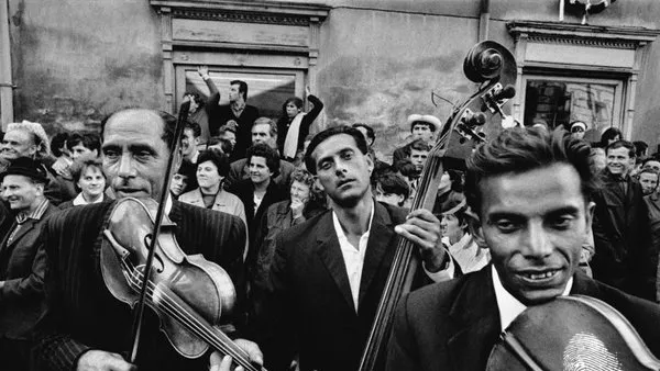 Со керес или со мангес?