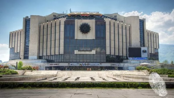 Да си стиснем ръцете