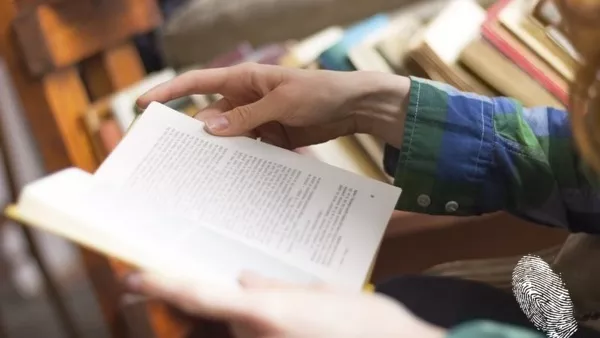 Под кривата круша