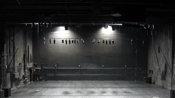 Актьори срещу поети