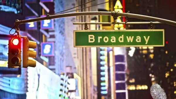 Бродуей пристига в София