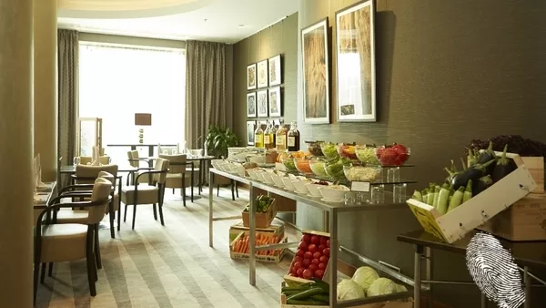 Свински крилца и пилешки вратни пържоли