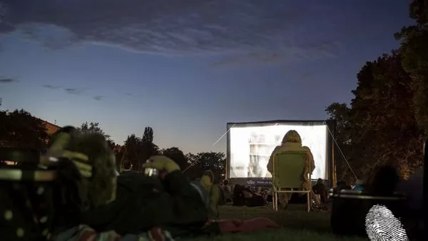 Есенно кино