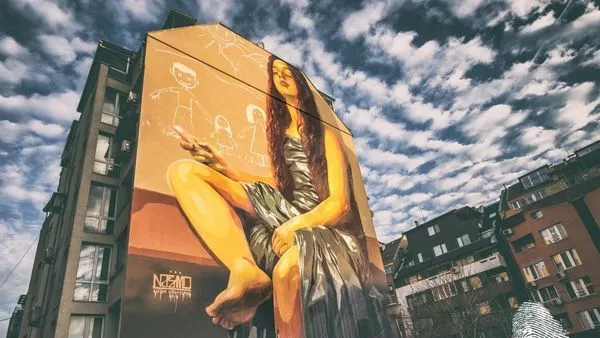 Стените се превръщат в галерия