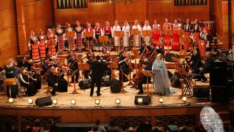 Първи трейлър за албума на Мистерията на българските гласове и Лиса Джерард