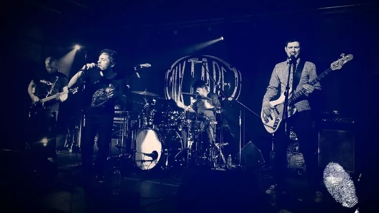 Soundprophet с концерт този месец