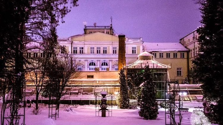 Снежната пролет през обектива на Етюд-и-те на София