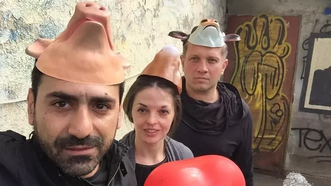 Извънредно положение 11-та степен: Антистатик