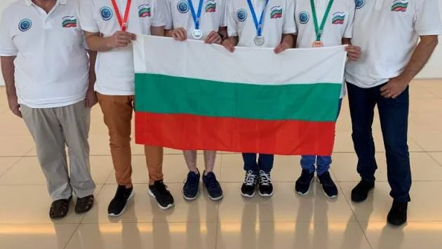 Четири медала за България от Международна олимпиада по информатика в Азербайджан