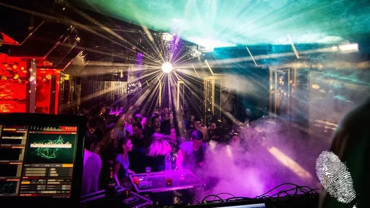 Melformator празнува с парти първите си 5