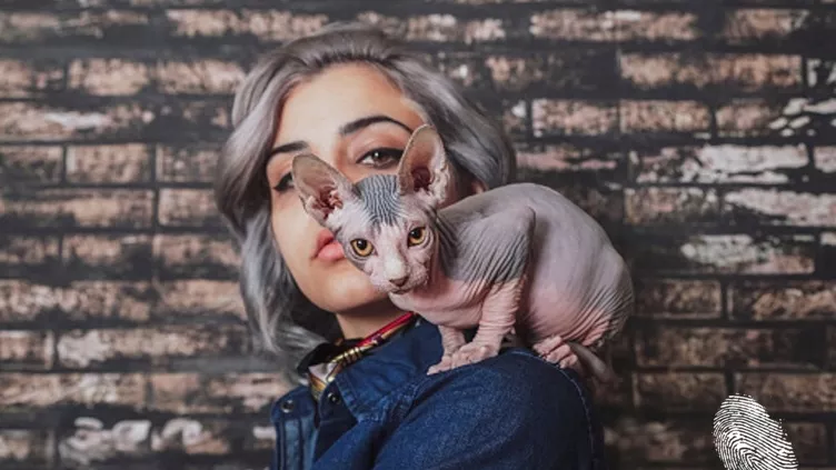 На 30 години с котка или на парти?