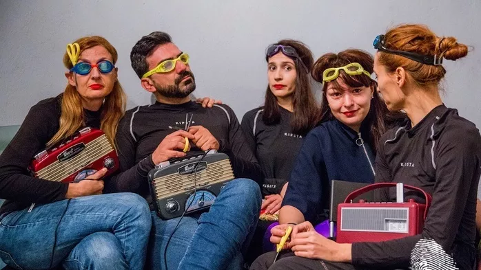 “ТОВА Е ВСИЧКО”– пост-модерният инсталационен перформанс