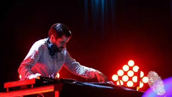 Уил Холанд-Quantic