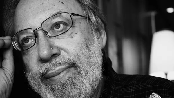 Кенет Тюрън