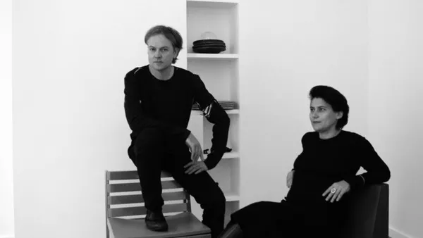 Вървят ли двама