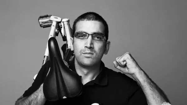 Никола Михов