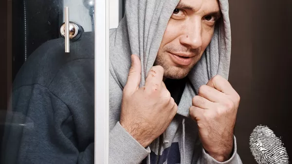 Захари Бахаров: Аз съм скрита лимонка