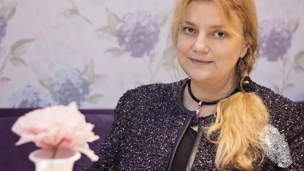 Елина Нинова