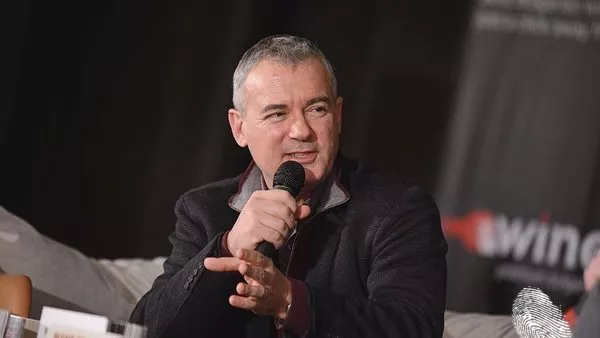 Илия Троянов