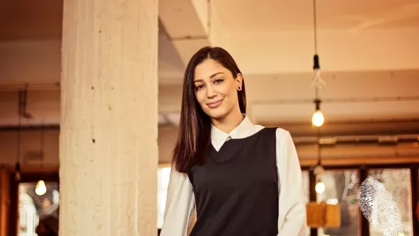 Евелина Славкова