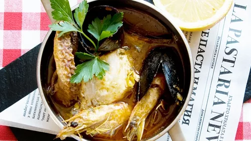 Морски вкусотийки в тенджера по италиански