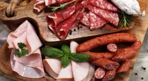 Лесна рецепта за суджук по селски