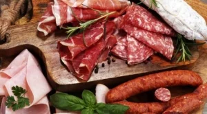 Ето какво всъщност съдържат колбасите