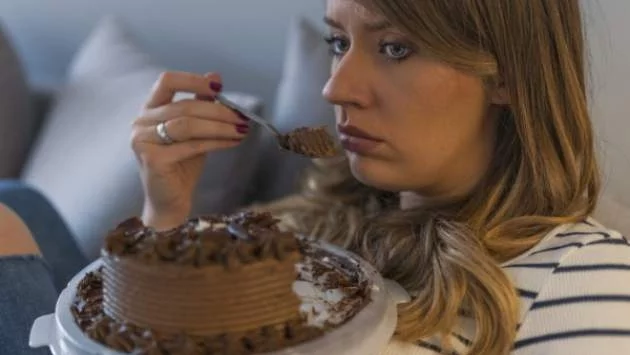 Емоционално хранене - как да спрем да ядем, когато сме тъжни?