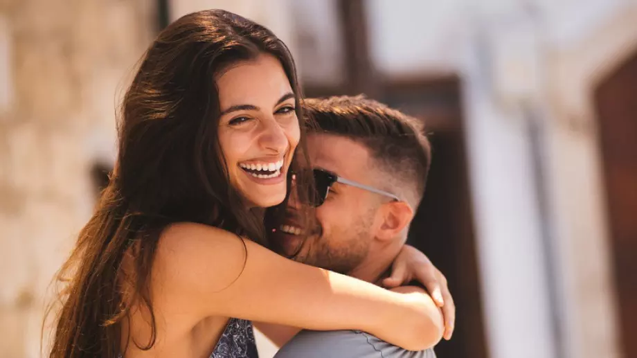 Как да го накарате да се влюби във вас според зодията му