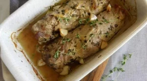 Печено бонфиле с чесън и мащерка 