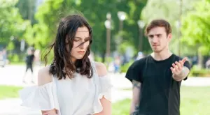 Трите зодии, които често напускат семействата си   