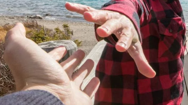 Да пуснеш някого да си тръгне не означава, че се отказваш