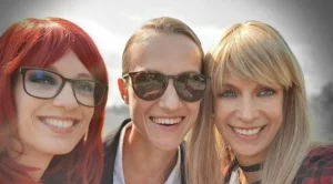 Яна Маринова отпразнува рожден ден с каскади (видео)