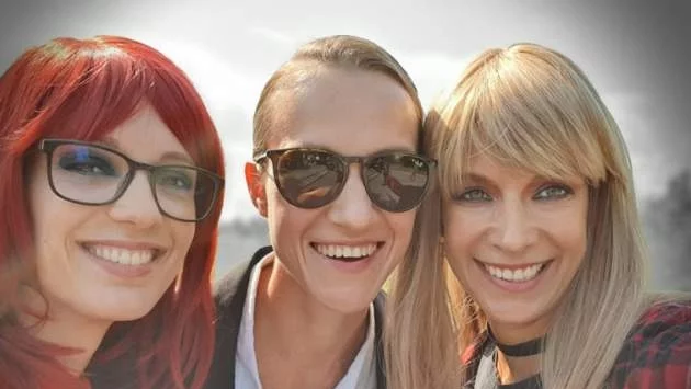 Яна Маринова отпразнува рожден ден с каскади (видео)