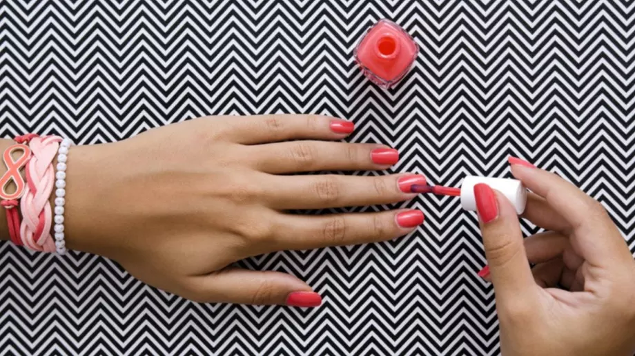 Супер хитринки за бързо изсъхване на лака за нокти