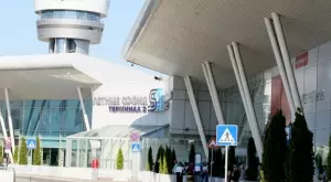  {{ otherArticle[0].article.title }} 