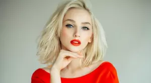 Виц на деня: Блондинка печели лека кола