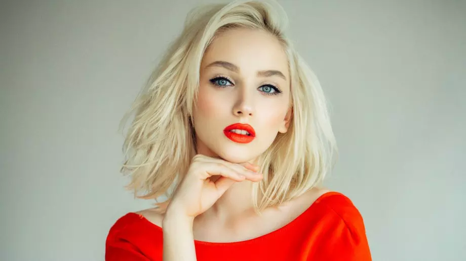 Виц на деня: Блондинка към новото си гадже