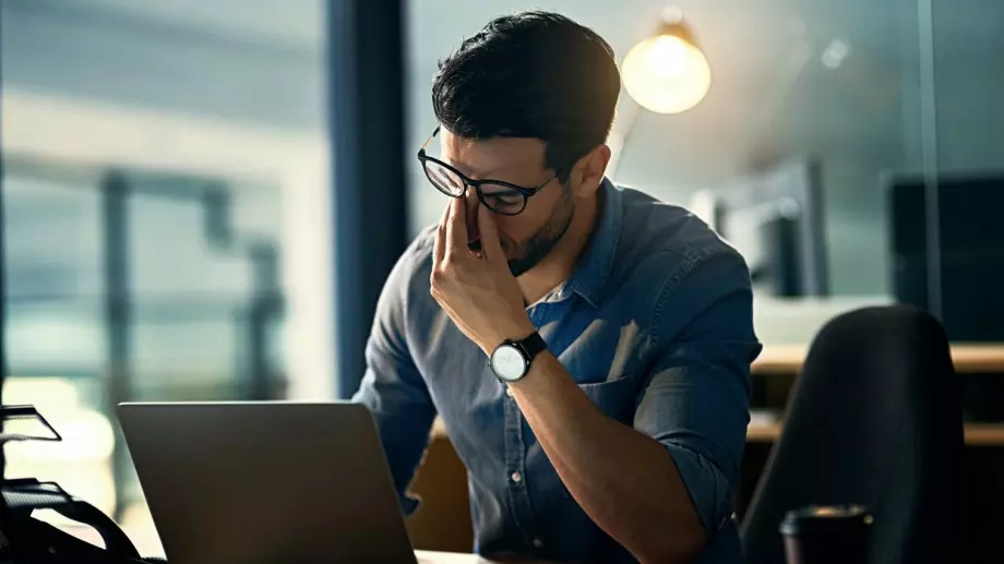 Виц за днес: Баща изпраща сина си студент