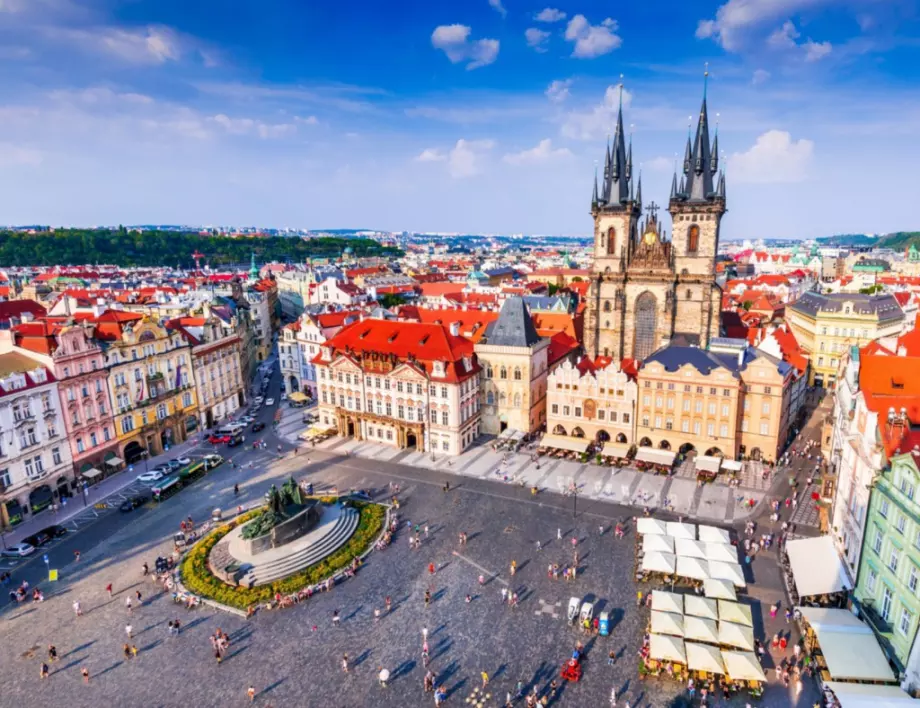 Чехия планира по-бързо излизане от хватката на коронавируса