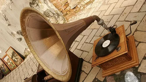 Пънк, пост пънк и рокендрол от плочи