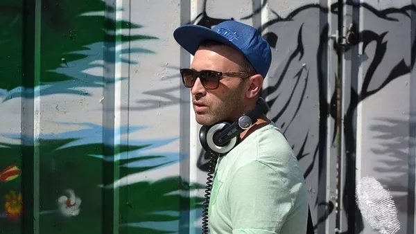 TGIF presents Sono D'Vayo