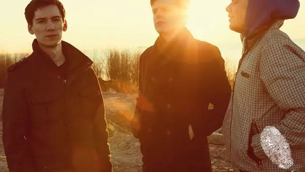 Show Me A Dinosaur и Trysth